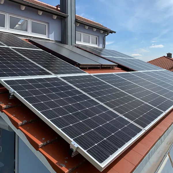 Photovoltaik im Verbindung mit Solaranlage